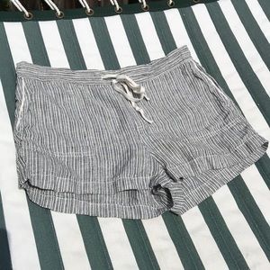 Caslon Linen Grey Striped Shorts Sz M